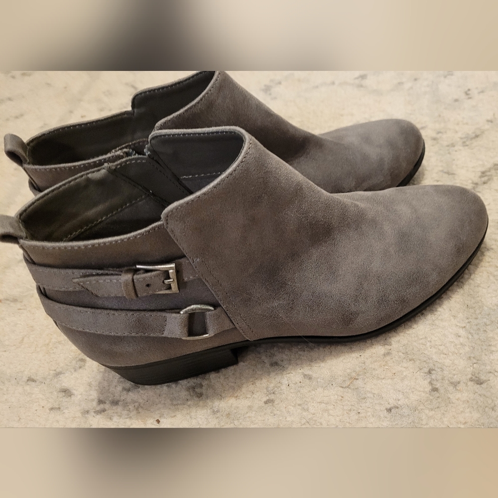 Lauren Blackwell Gray Booties cute comfy worn once size 11 with buckle details